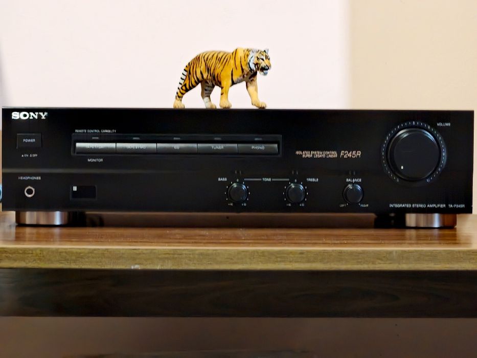 Sony TA-F245R. Amplificator rar. Sunet de top. Japan. Preț fix
