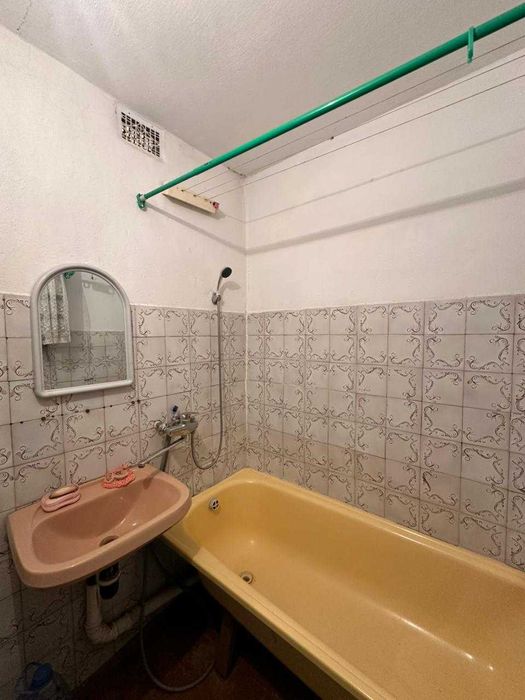 Продам 2 комнатную квартиру В 19 мкр