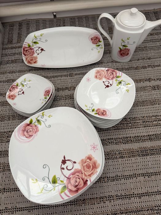 Набор посуды тарелки