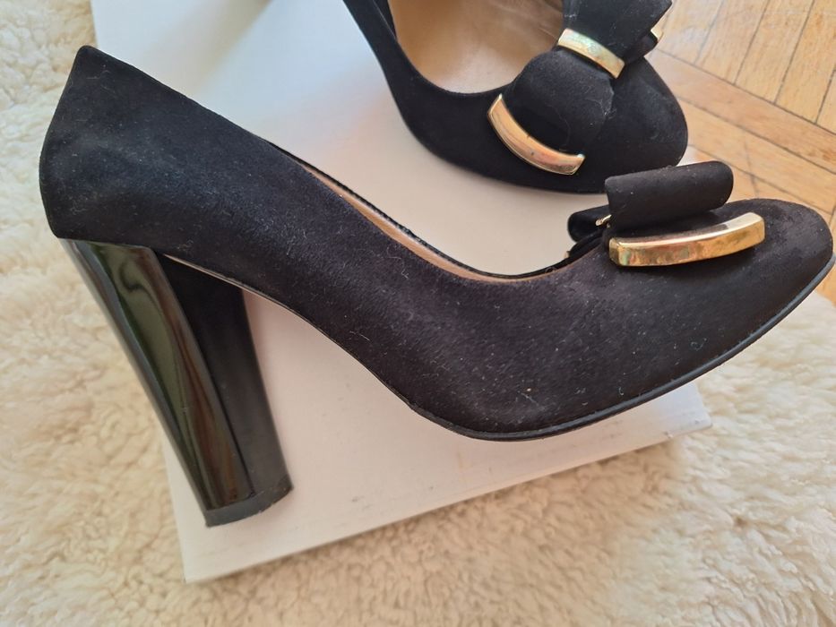 Pantofi eleganți