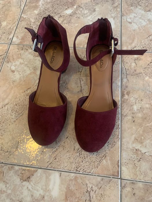 Дамски велурени обувки