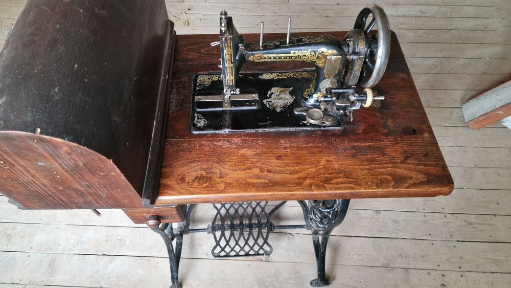 De vânzare mașină de cusut Singer