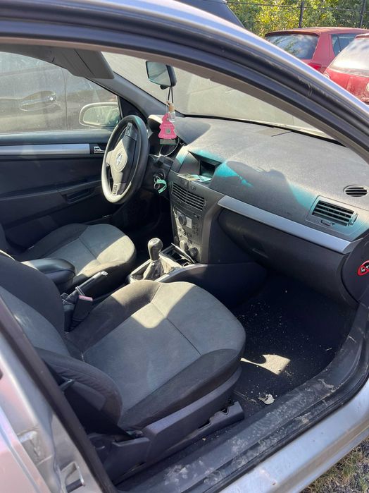 Dezmembrez Opel Astra H hatchback gri argintiu Z157 1,7 CDTI 2005