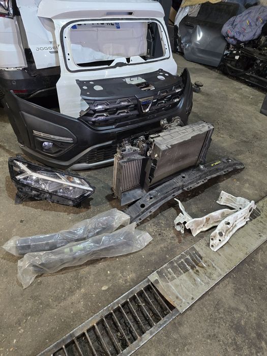 Dacia Jogger 2022  GPL Extreme 7 Locuri 1.0 TCE 40 mii km  Avariat