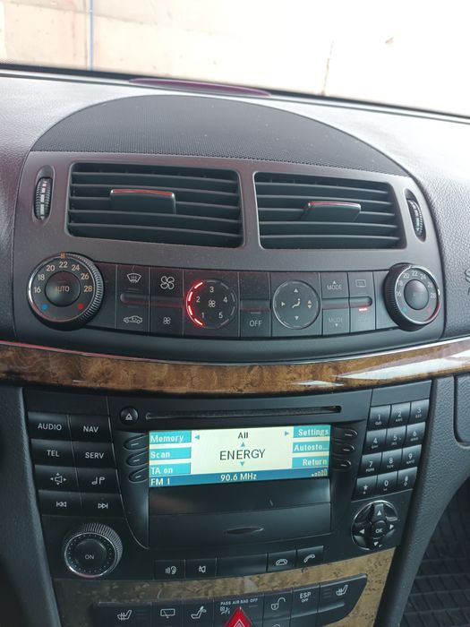 Мерцедес Е220 w211  перфектен