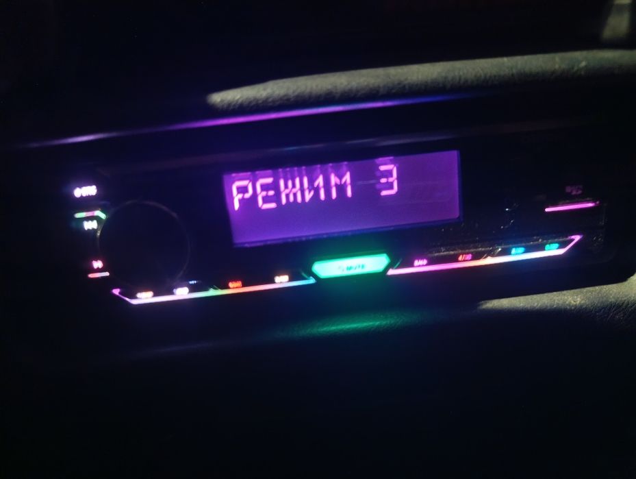 Продам две магнитолы