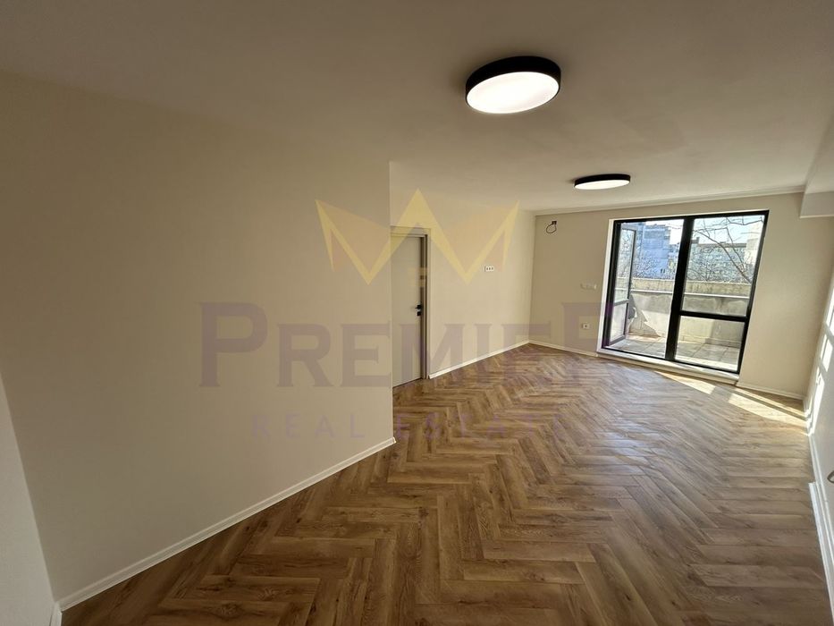 Продава се Тристаен апартамент в Варна, Възраждане 2 - 80 кв.м за 1052 €/кв.м - Снимка #1