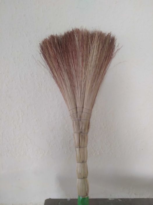 Uy Supurgi sotiladi optom