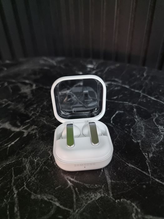 Noble Amanet - Casti Cleer ARC 4 Plus, Samsung Buds 4 Pro