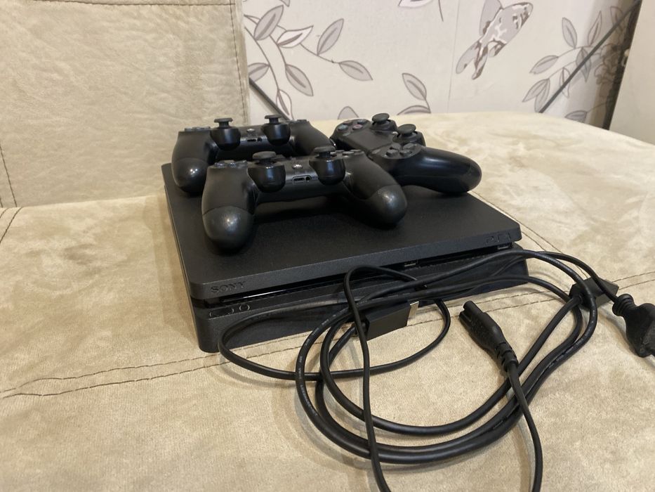 PS4 slim с волан с педали