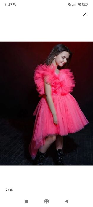 Продам стильное платье на девочку