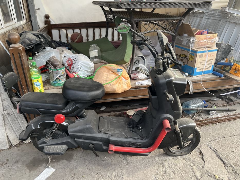 Электроскутер танк продам