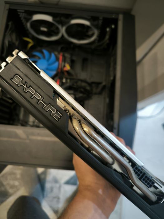 Sapphire RX 590 Nitro+ 8GB GDDR5, 256-bit.