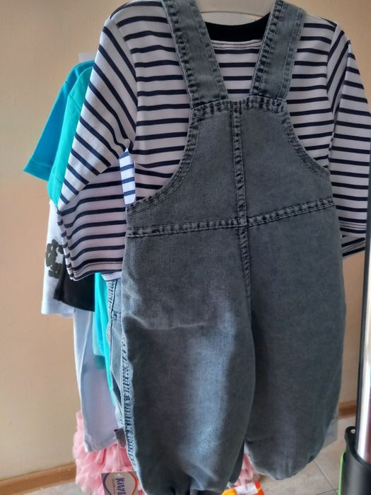 Бебешки дънков гащеризон +блуза с дълъг ръкав