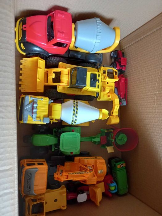 Няколко лота от детски колички, писти Hot wheels