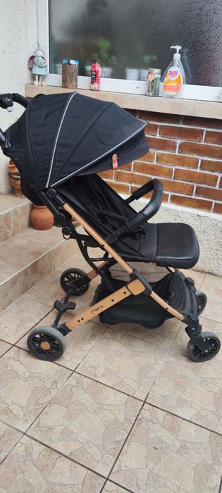 Лятна количка MoMi