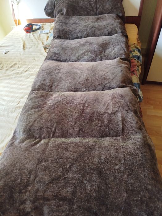 Продам подушки 4 штуки.