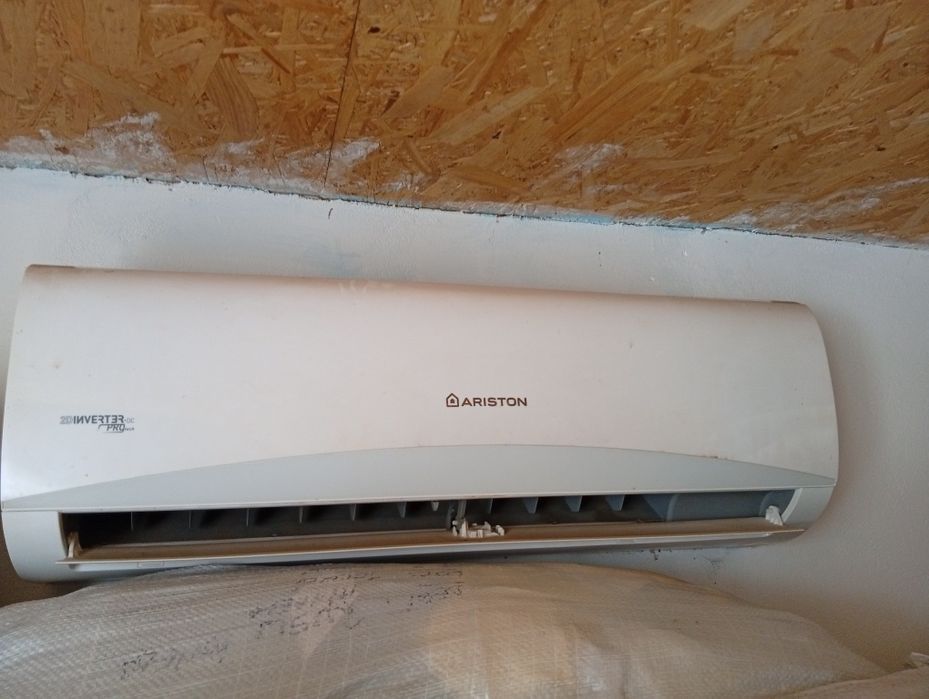 Aier condiționat Ariston folosit 4 luni