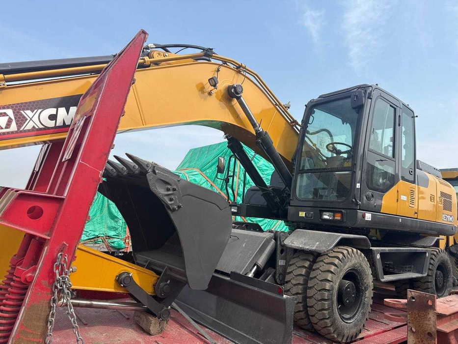 Ғилдиракли экскаватор XCMG XE210WD
