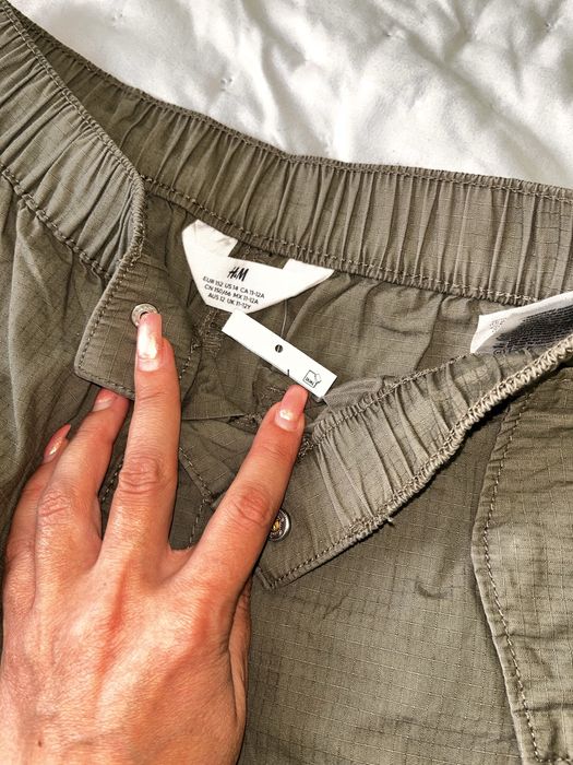 Нови панталони Н&М с подарък риза