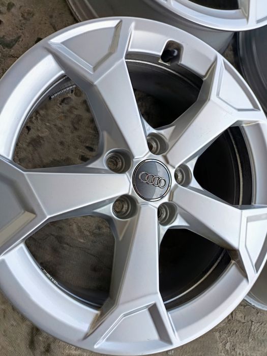 Оригинални нови джанти за Audi Q3 5x112 17цола
