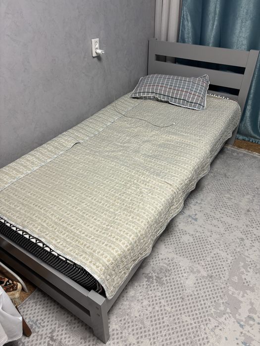 Продам две кровати и матрас