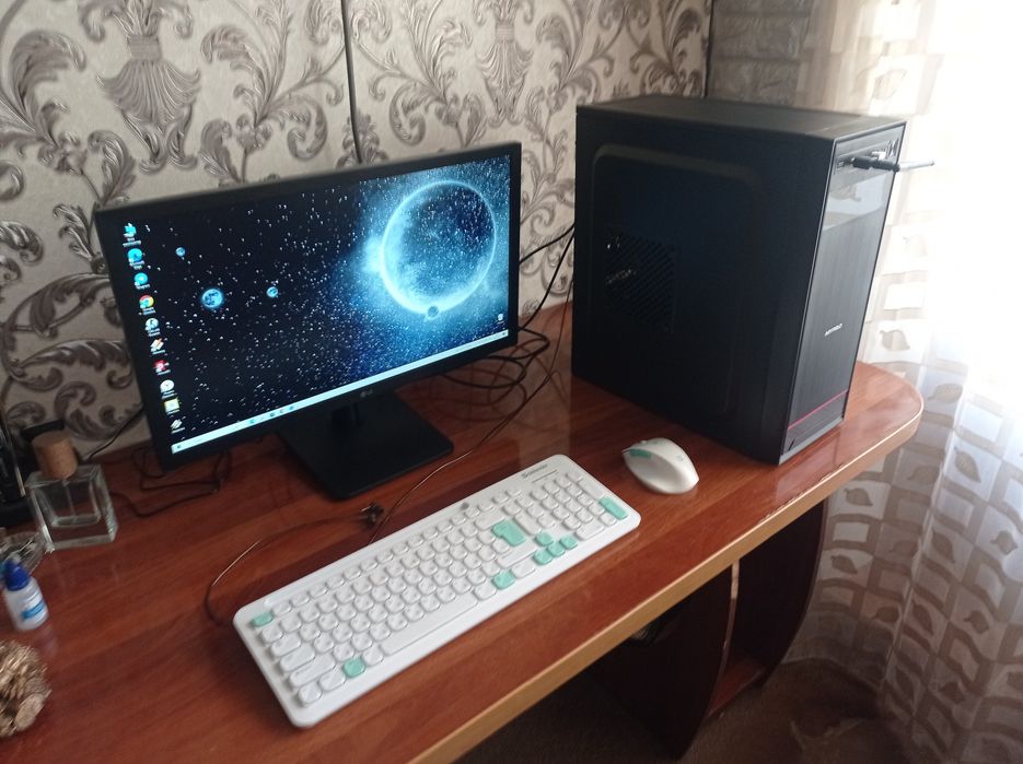 Полностью новенький комп все коробки имеются i5