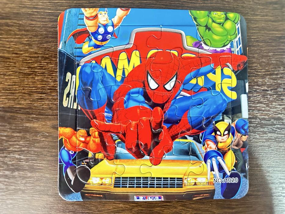 Продаются детские пазлы.