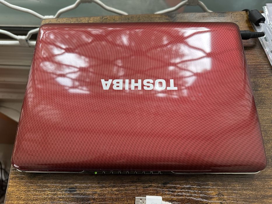 Лаптоп Toshiba Satellite T110 10N