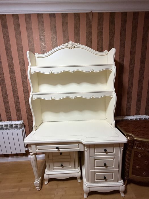 Продам писменный стол