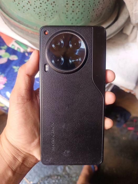 Tecno camon 30 5g 256gb 16gb ram срочно