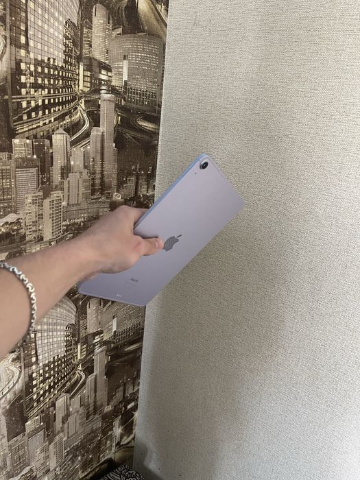 Продам iPad Air 11