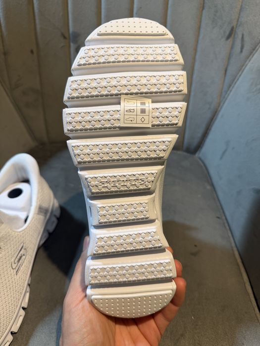 Adidași Skechers Hands Free Slip-ins Glide-Step Noi 38 (25 cm) - Originali