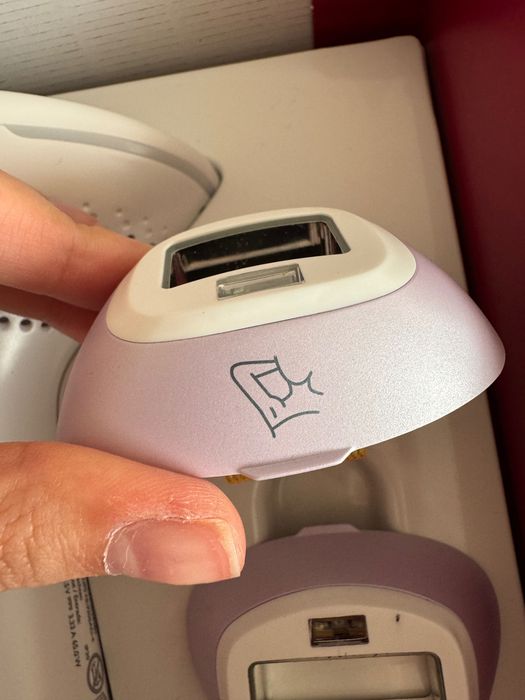Фотоепилатор Philips Lumea IPL Hair removal 8000