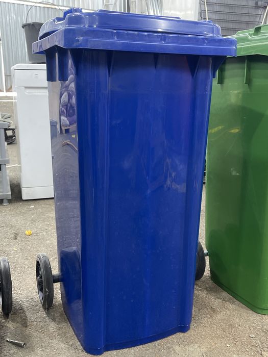 Мусорные контейнеры