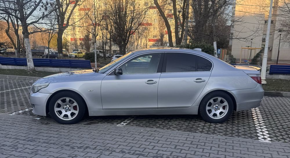 BMW 5 Series 2004 — imagine 8