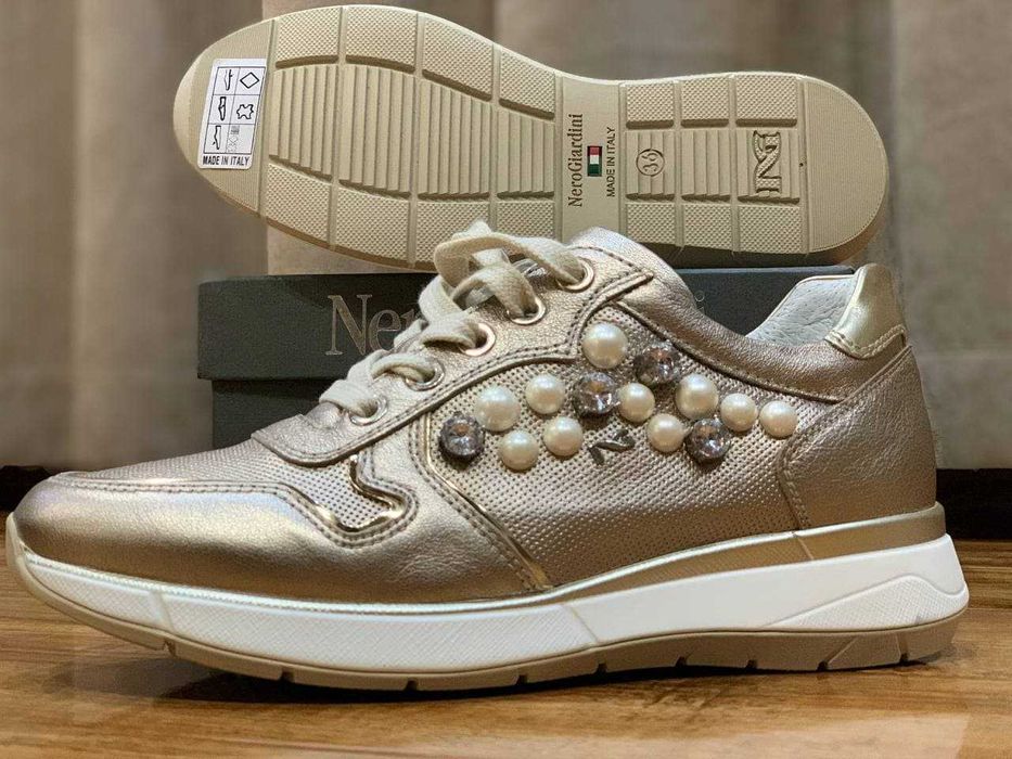 Nero Giardini женские кожаные кроссовки РАЗМЕР 36,37