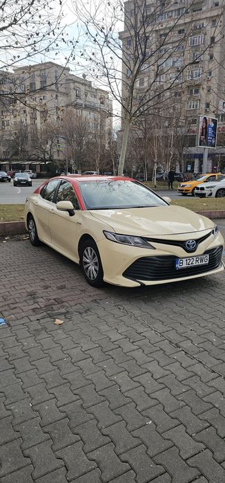 Toyota Camry hybrid Uber Black/ Bolt premium