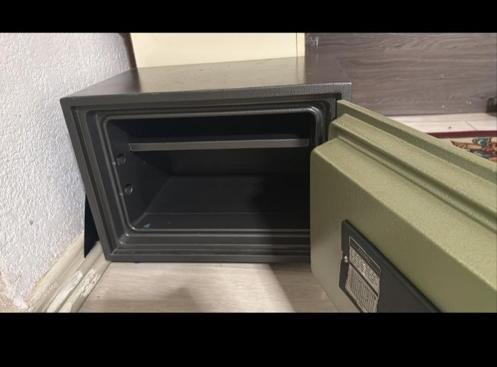 Продам сейф для офиса и дома