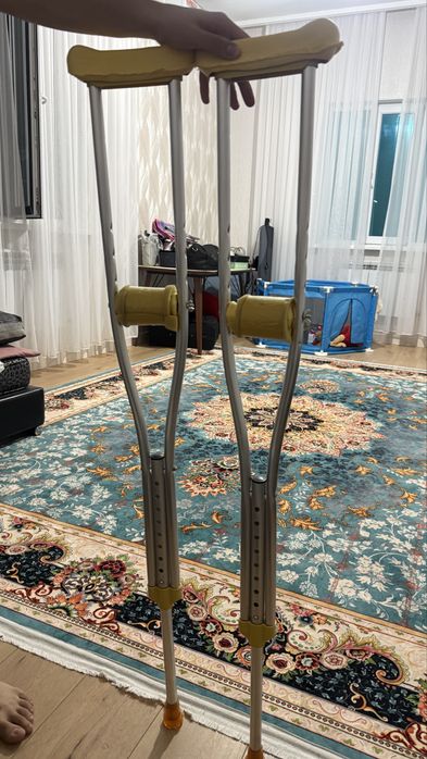 Отдам бесплатно костыли нуждающемуся