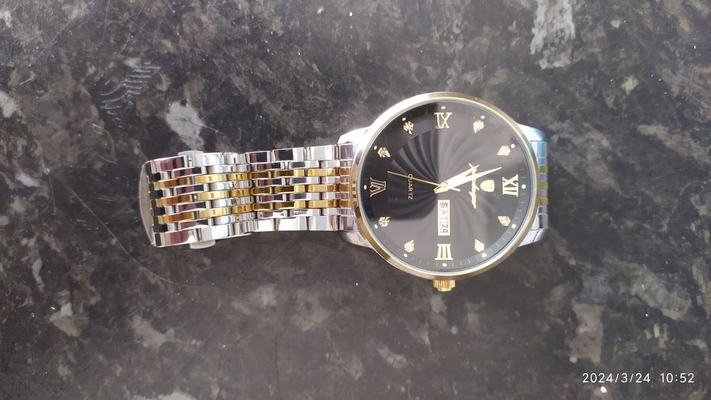 Часы в очень хорошем состоянии