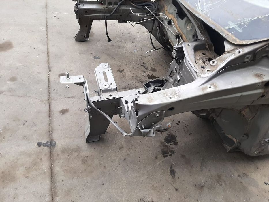 lonjeron stanga renault captur  j5