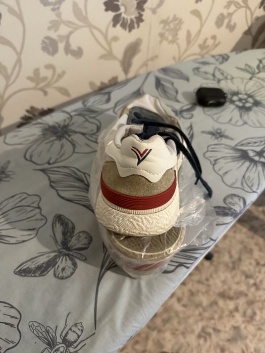 Кроссовки летние