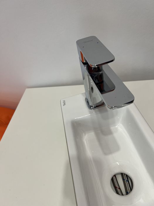 Керамична мивка за стенен монтаж Wellis Santorini