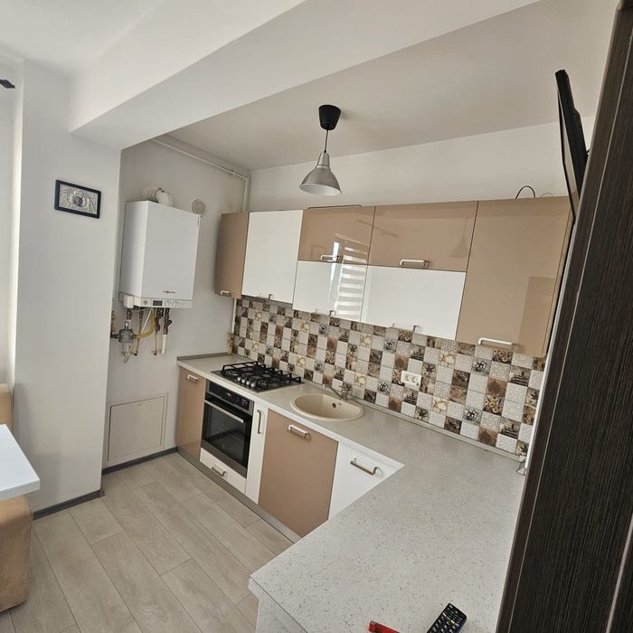 Închiriez apartament 2 camere