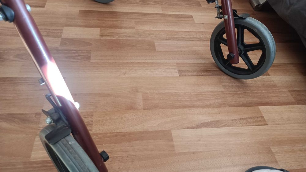cadru mobil pentru persoane cu dizabilitati