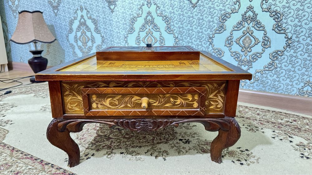 Құран кітап қоюға арналған аласа стол