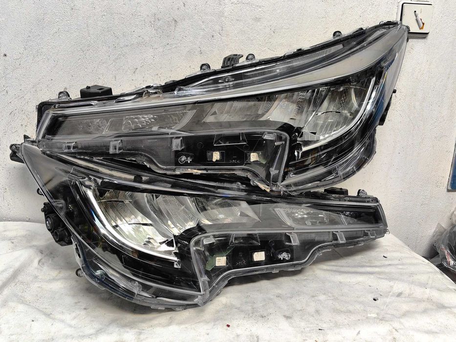 Оригинални фарове Тойота  Корола  Toyota Corolla E21 Led