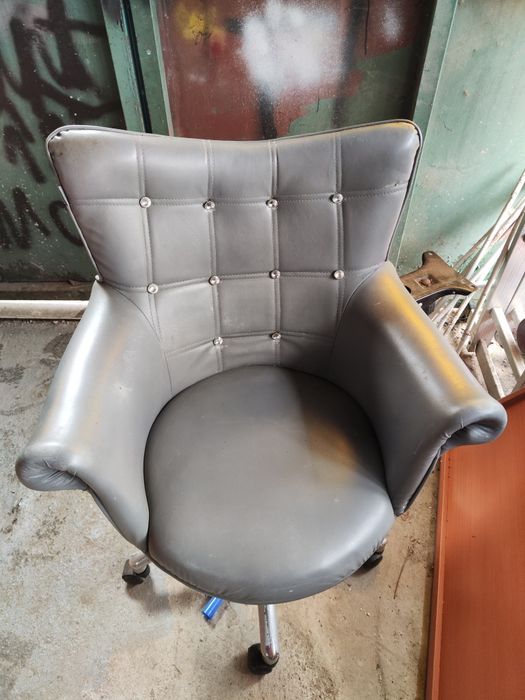 Scaun coafor hidraulic