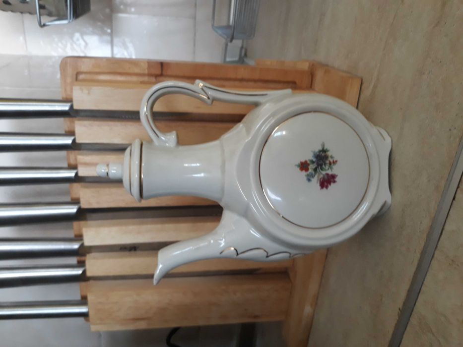 Порцеланов  чайник